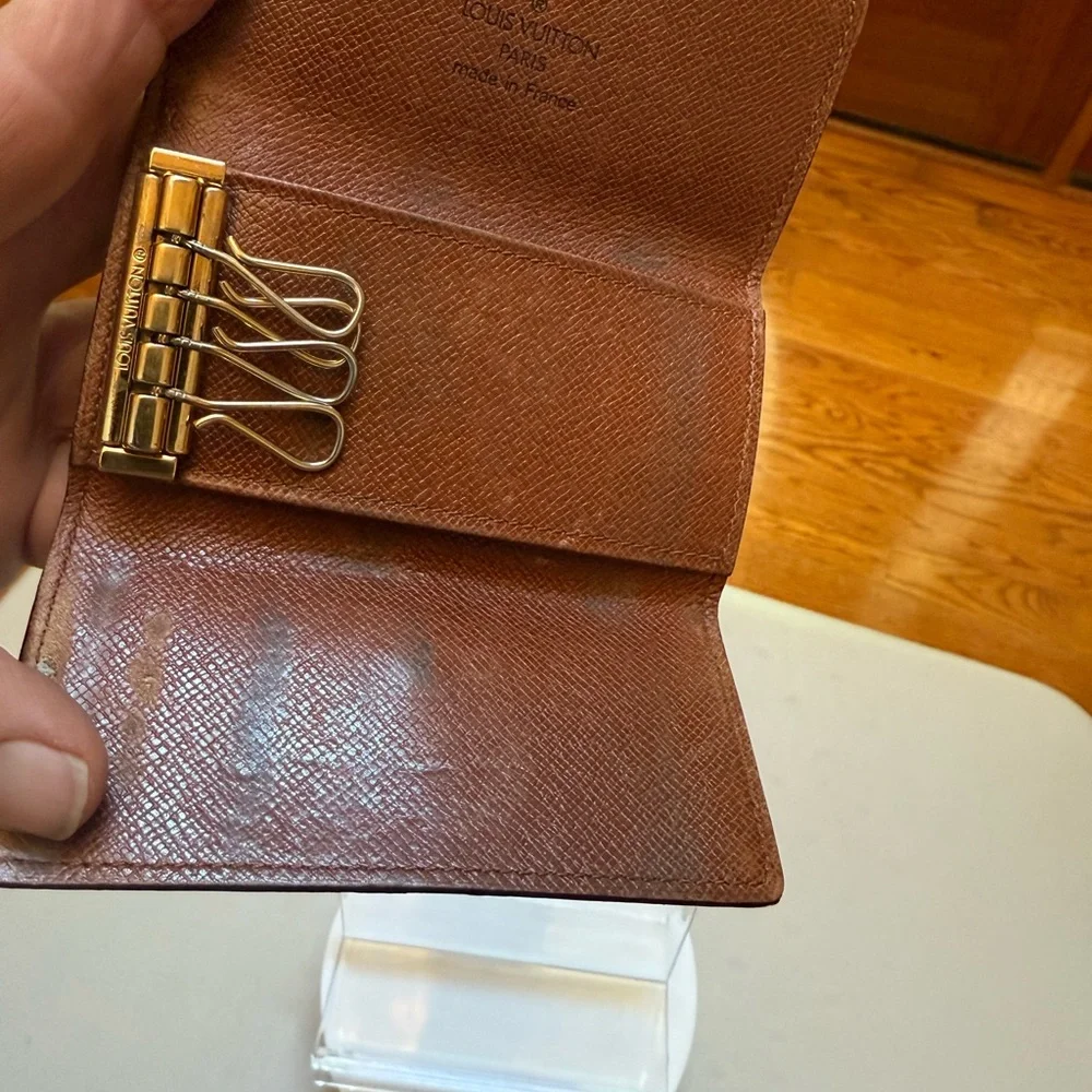 Louis Vuitton Monogram Canvas 4 Key Holder Wallet 🗝️✨